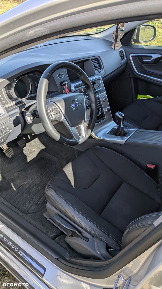 Volvo V60 D4 Drive-E R-Design Momentum - 14