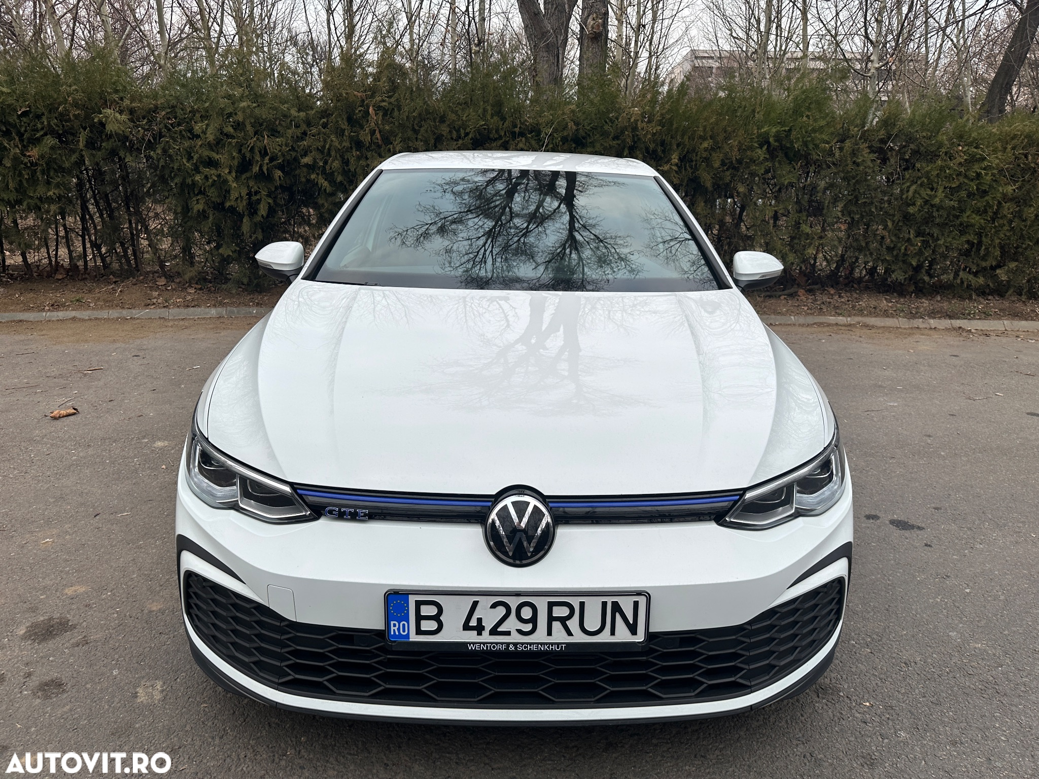 Volkswagen Golf - 6