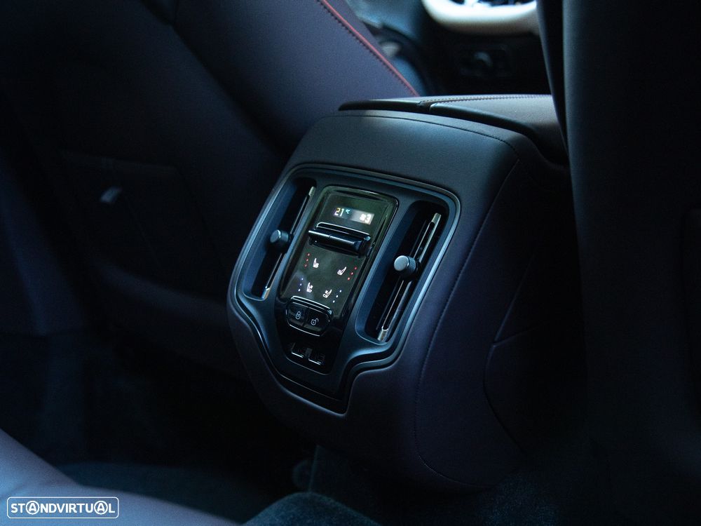 Aston Martin DBX 707 - 29