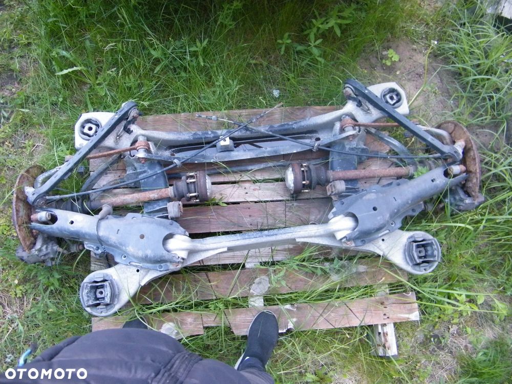 Półoś Piasta Zwrotnica Wahacz Sanki Belka Tarcze Zacisk Dyferencjał Drążek Stabilizator Tył Zawieszenia  Mercedes W220 3.2 CDI 197KM - 11