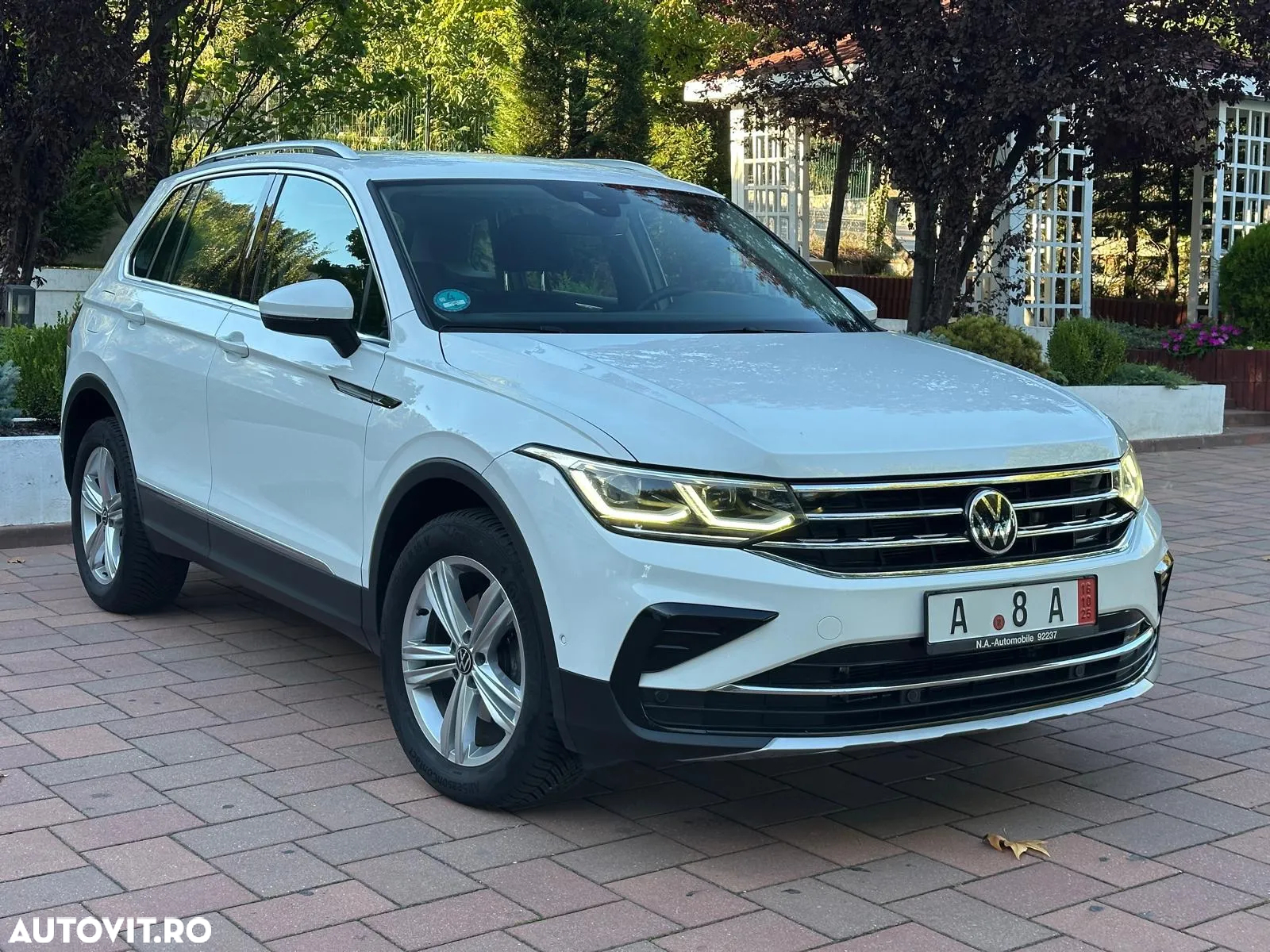 Volkswagen Tiguan 2.0 TDI DSG Elegance - 2