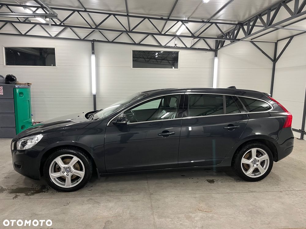 Volvo V60 DRIVe Momentum - 4