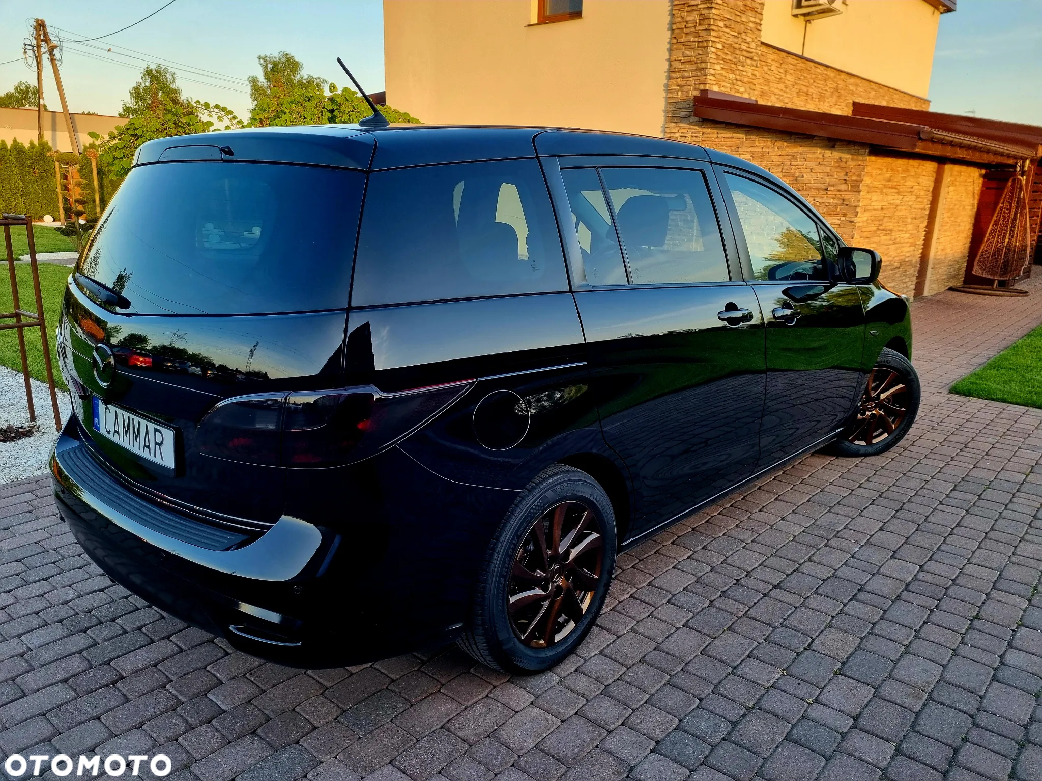 Mazda 5 - 10