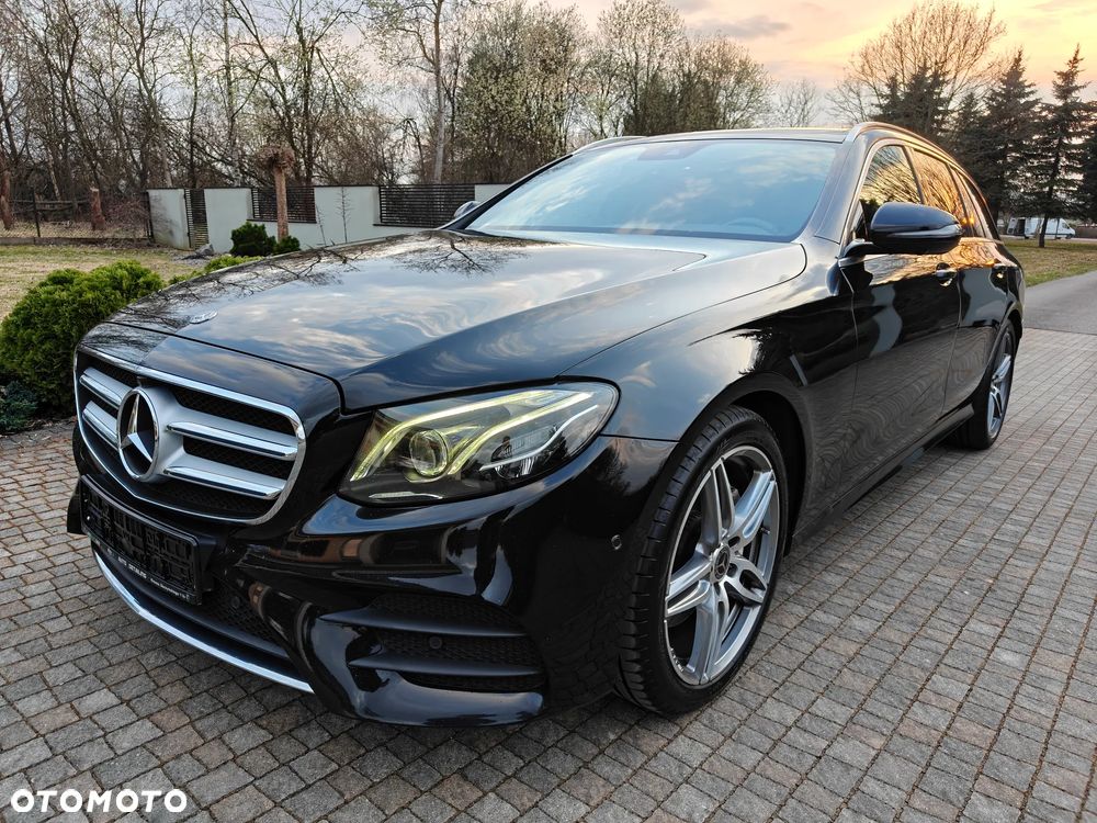Mercedes-Benz Klasa E 220 d 4Matic 9G-TRONIC AMG Line - 4