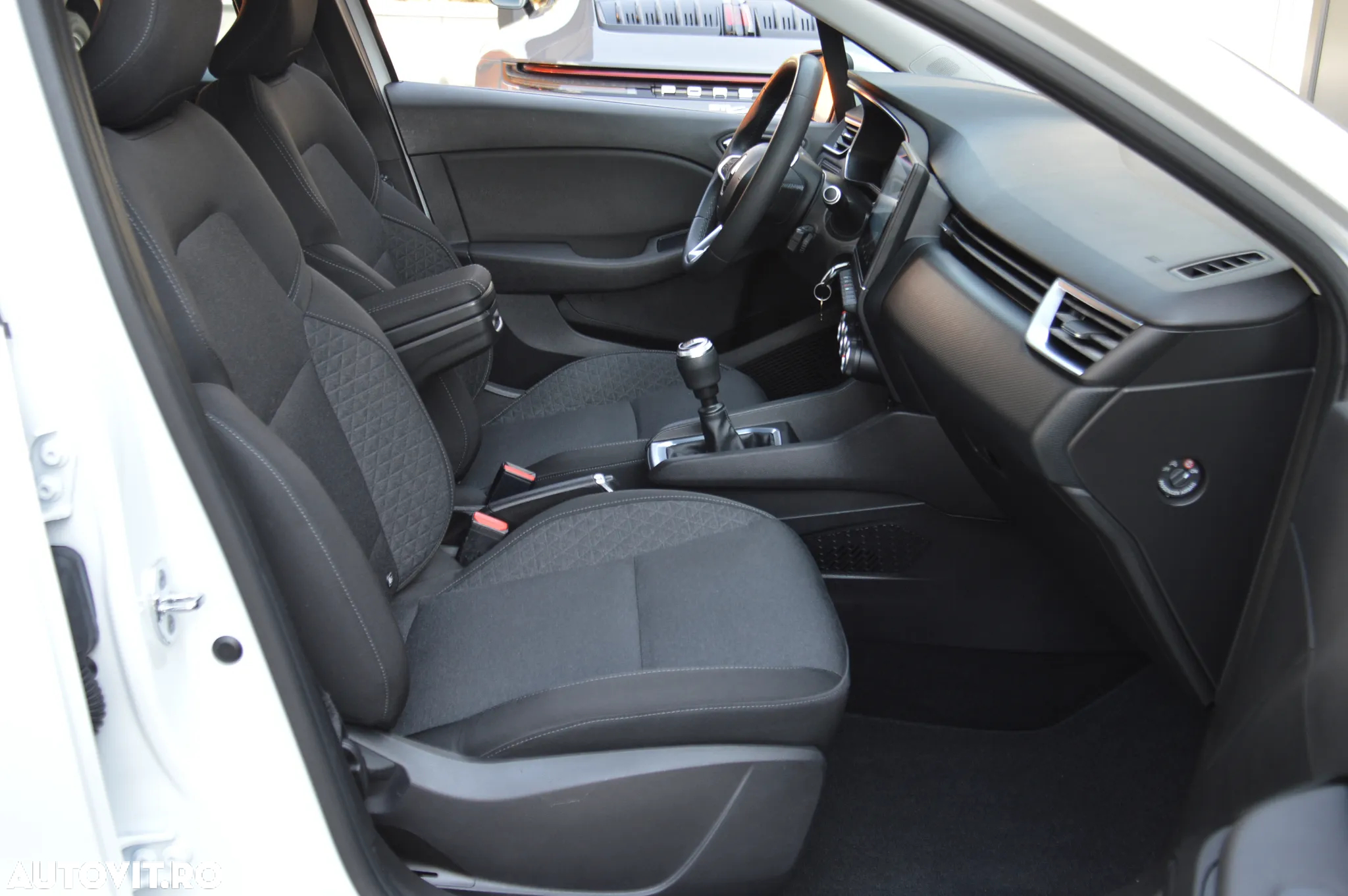 Renault Clio BLUE dCi 115 BUSINESS EDITION - 9