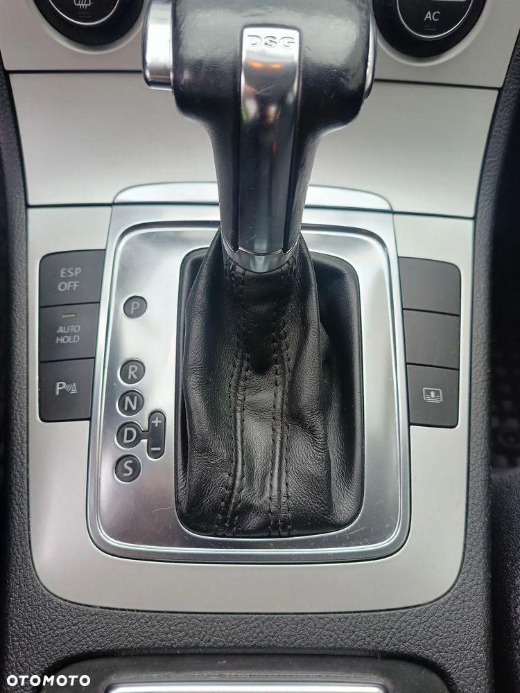 Volkswagen Passat 2.0 TDI Comfortline DSG - 5