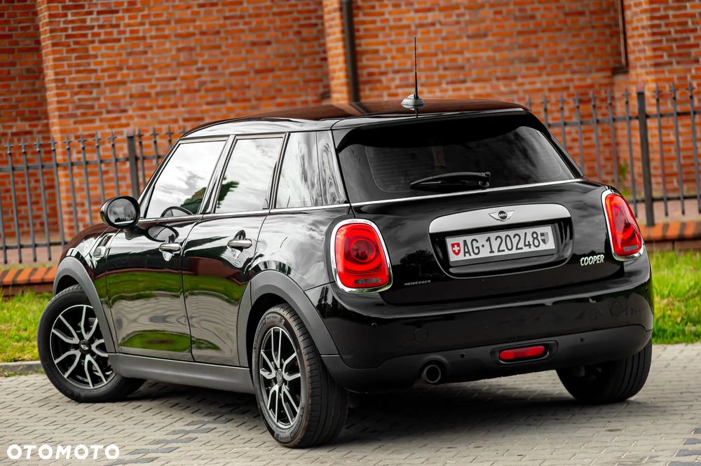 MINI Cooper Essential Trim - 17