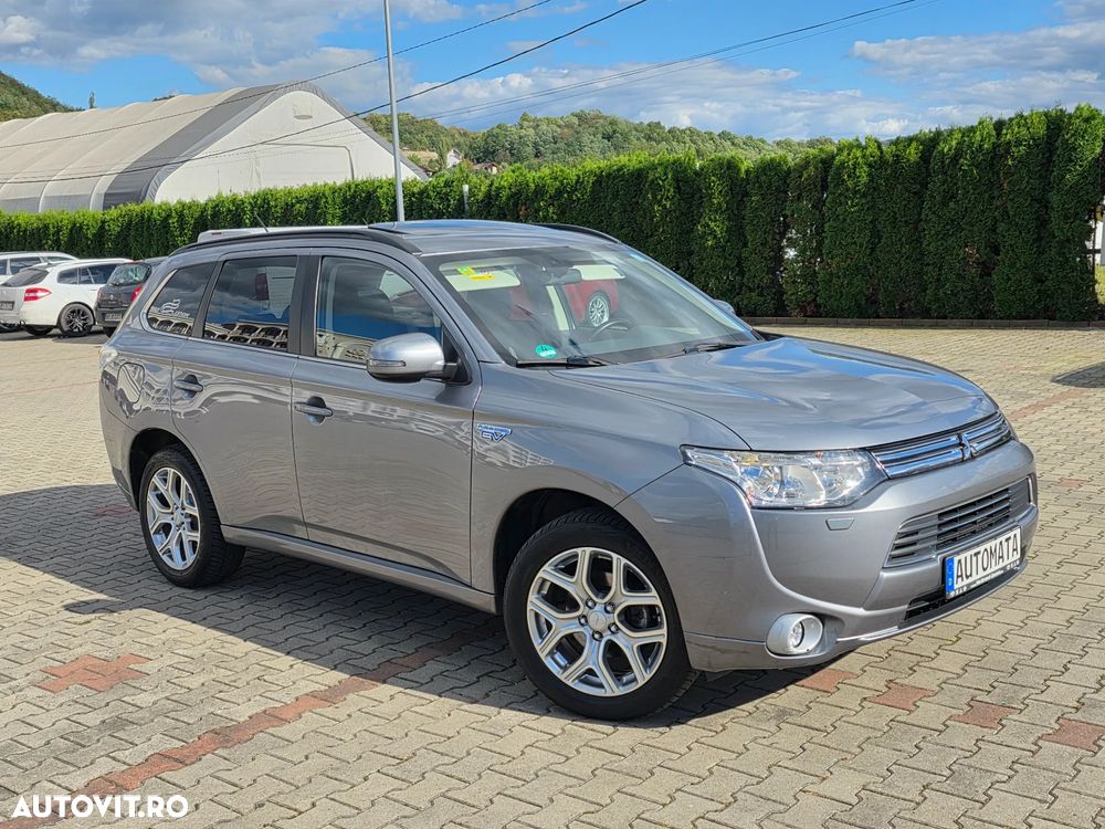 Mitsubishi Outlander 2.0 4WD Plug-In Hybrid Top - 2