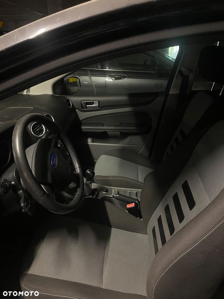 Ford Focus 1.6 Ambiente - 6