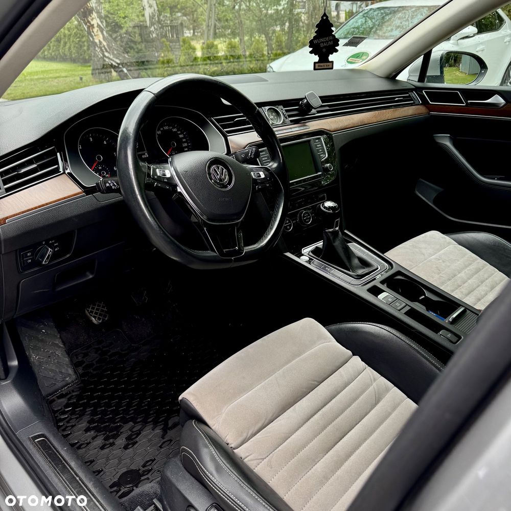 Volkswagen Passat 2.0 TDI SCR Highline - 8