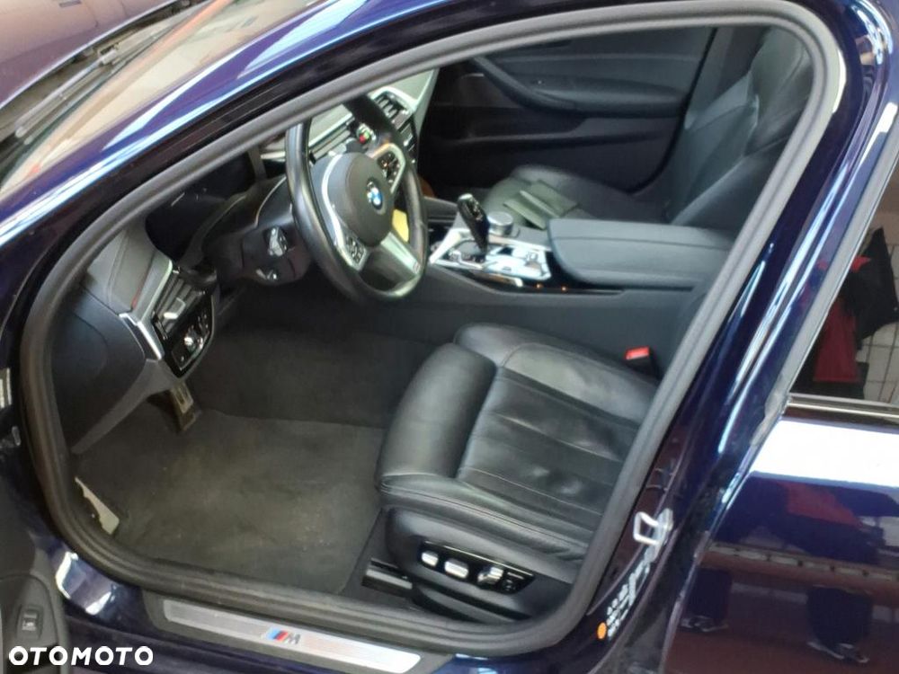 BMW Seria 5 540i xDrive - 8