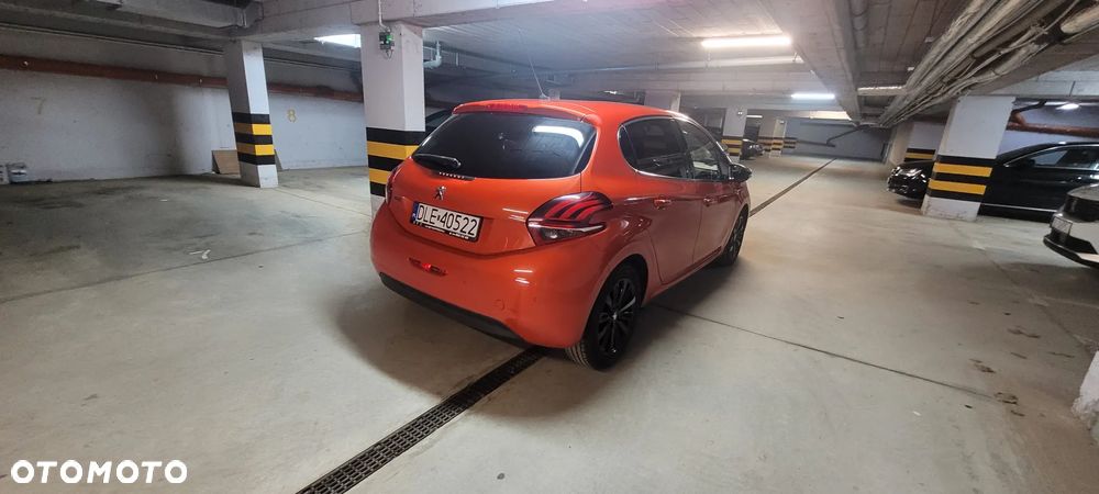 Peugeot 208 1.2 PureTech Allure - 5