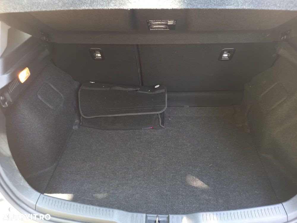 Toyota Auris - 4