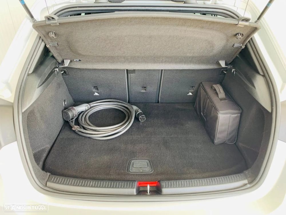 Mercedes-Benz A 250 e 8G-DCT Progressive Advanced - 39