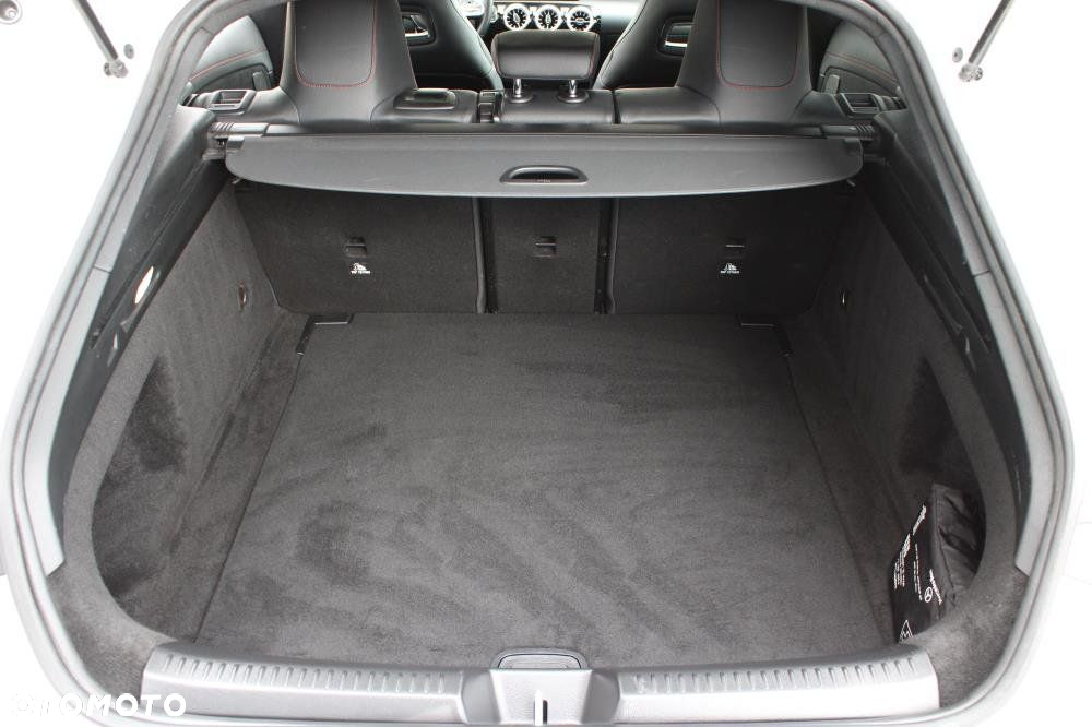 Mercedes-Benz CLA - 40
