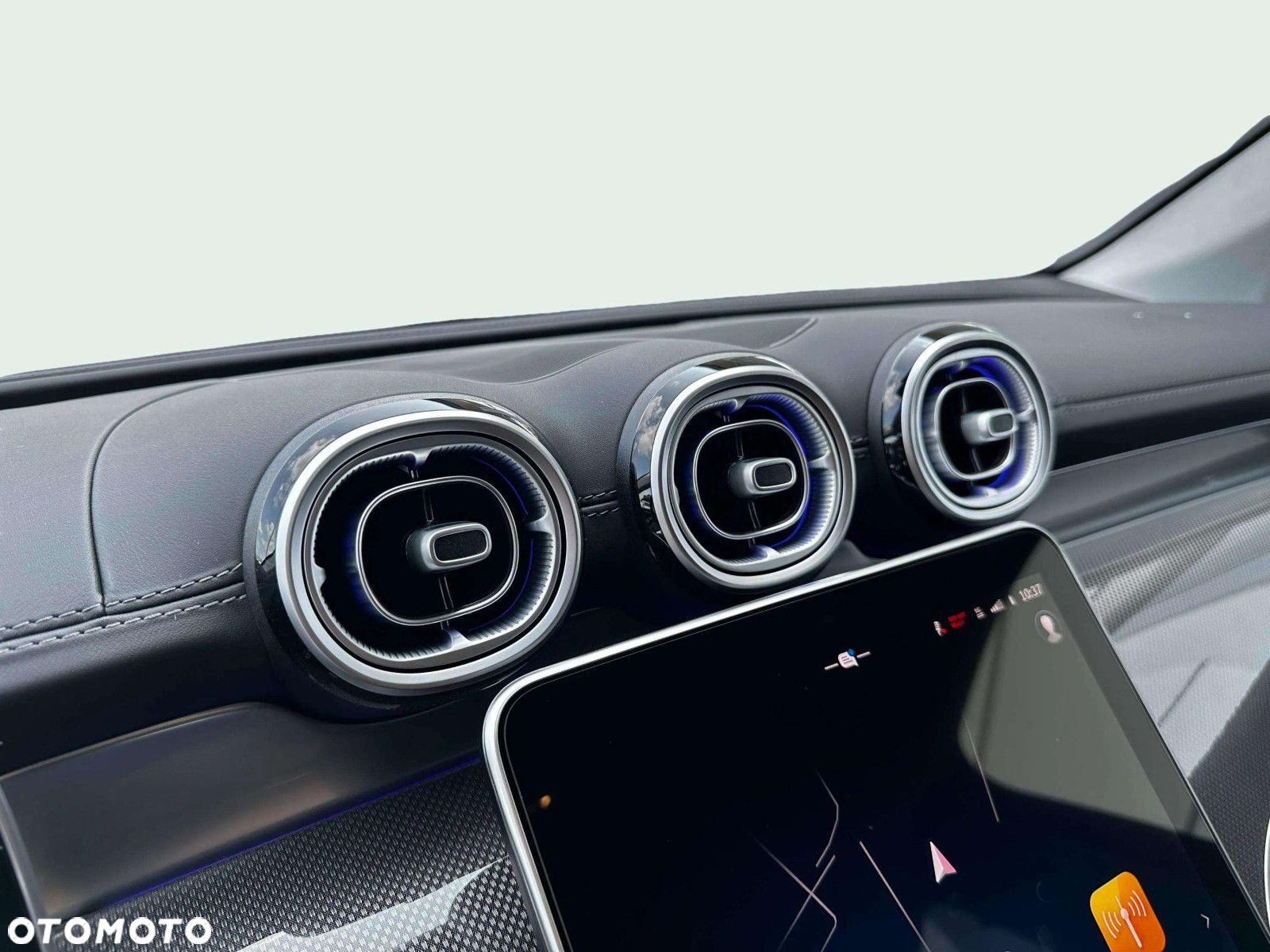 Mercedes-Benz GLC - 22