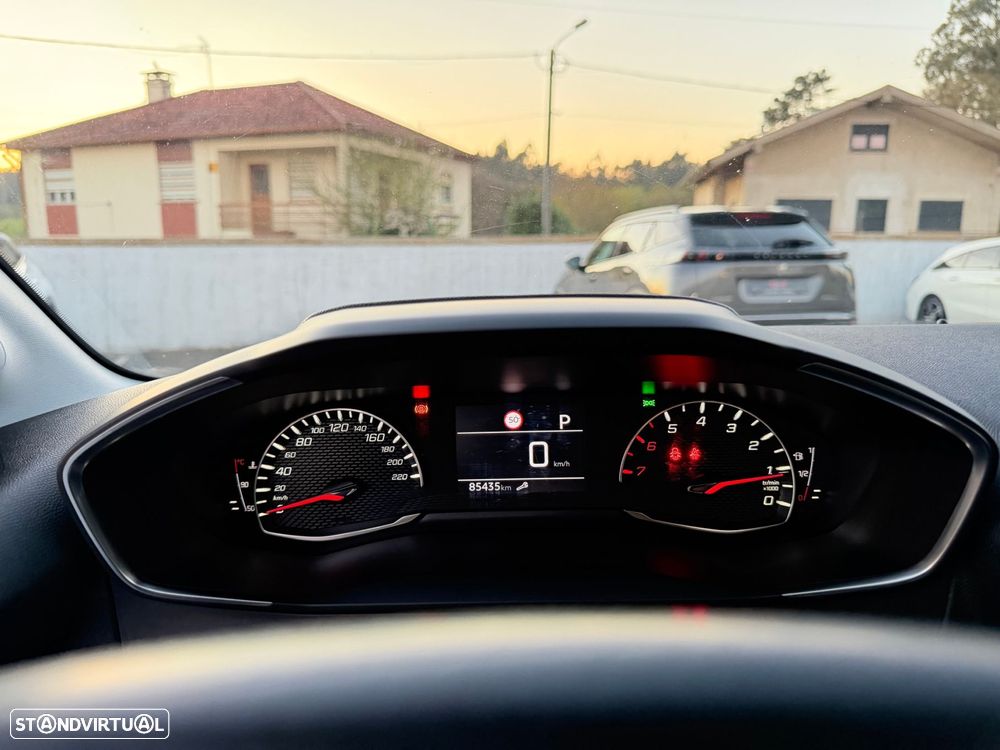 Peugeot 208 1.2 PureTech Allure Pack EAT8 - 16