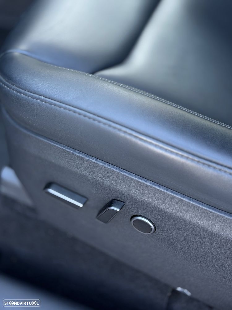 Tesla Model Y Performance Tração Integral - 12