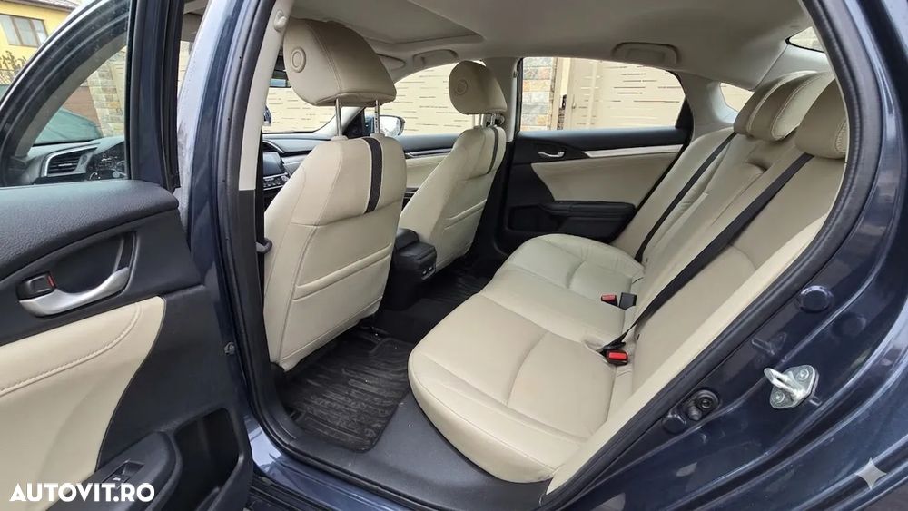 Honda Civic 1.5 VTEC Turbo Executive - 10