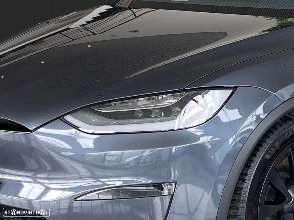 Tesla Model X Plaid - 15