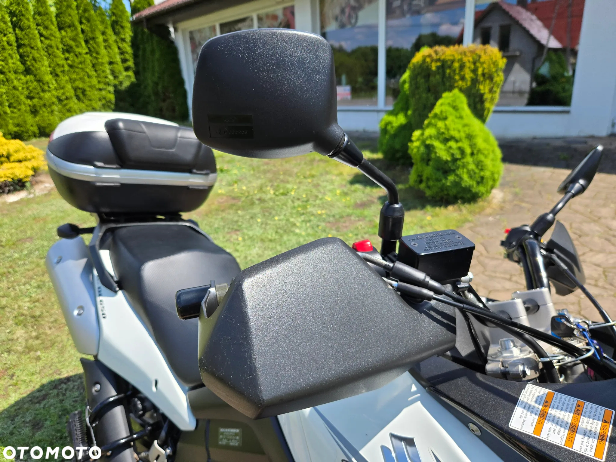 Suzuki V-STROM - 25
