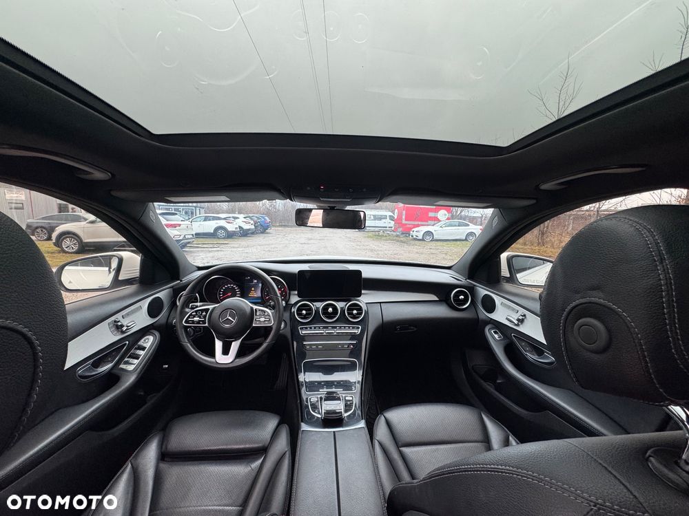 Mercedes-Benz Klasa C 300 4Matic 9G-TRONIC AMG Line - 10