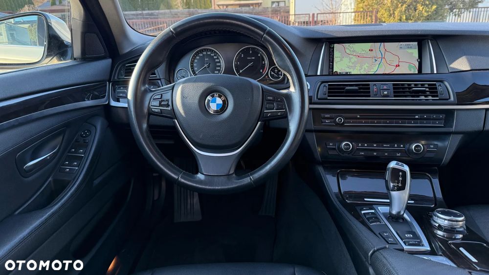 BMW Seria 5 525d Luxury Line - 6
