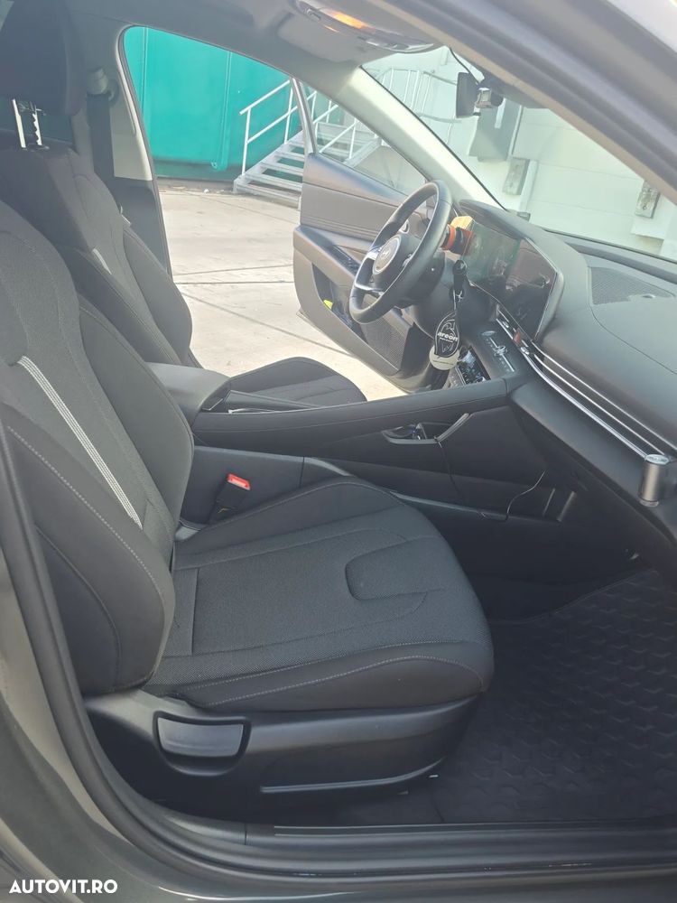 Hyundai Elantra 1.6 l 123 CP CVT Highway - 12