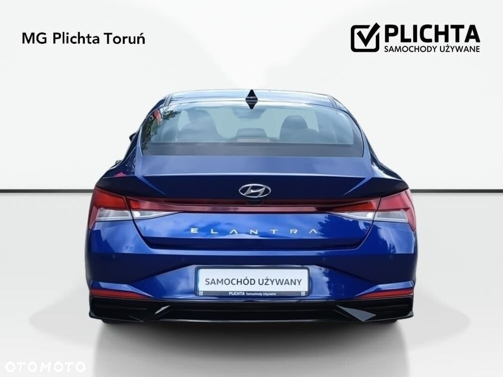 Hyundai Elantra - 30