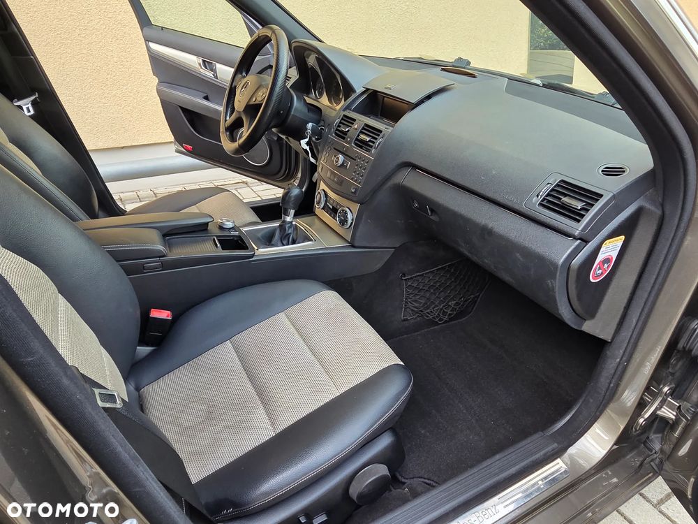 Mercedes-Benz Klasa C 200 (BlueEFFICIENCY) Avantgarde - 18
