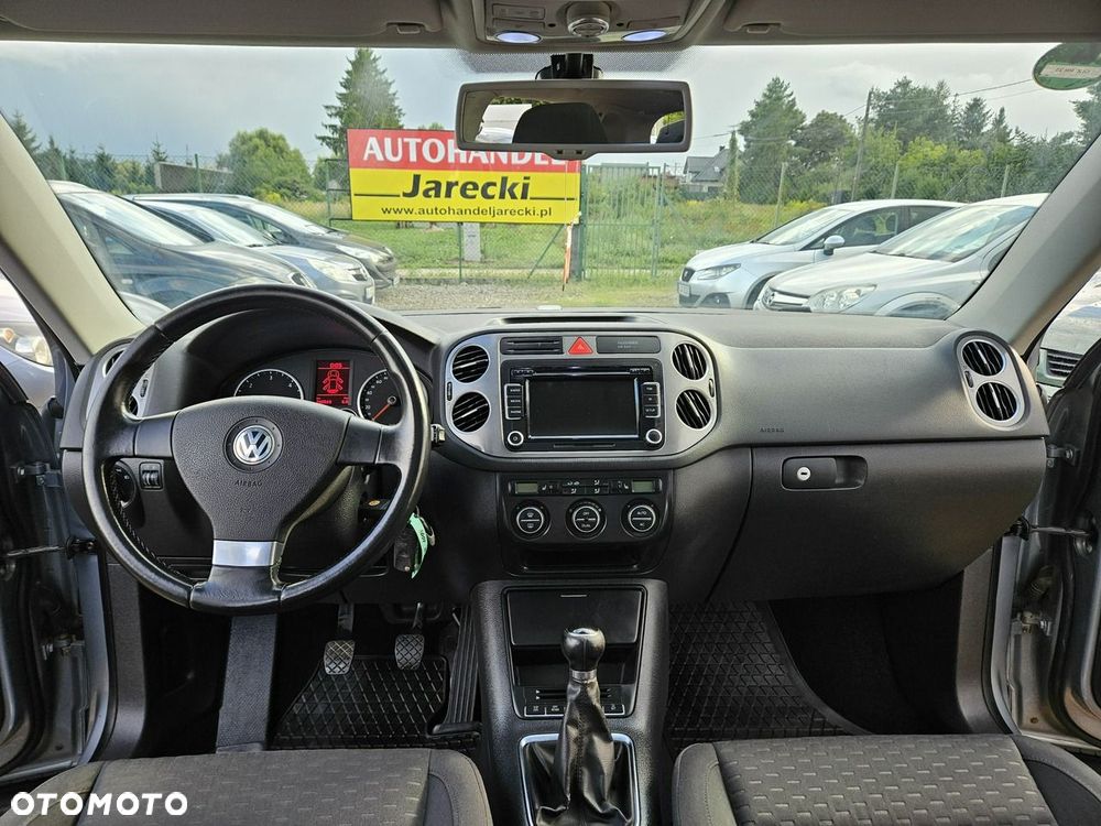 Volkswagen Tiguan - 12