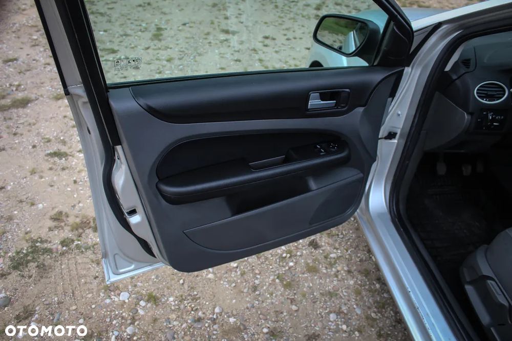 Ford Focus 1.6 Comfort - 14