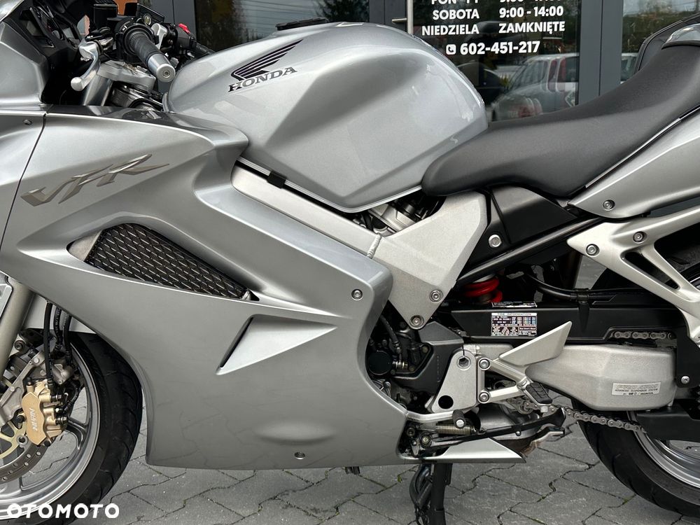 Honda VFR - 35