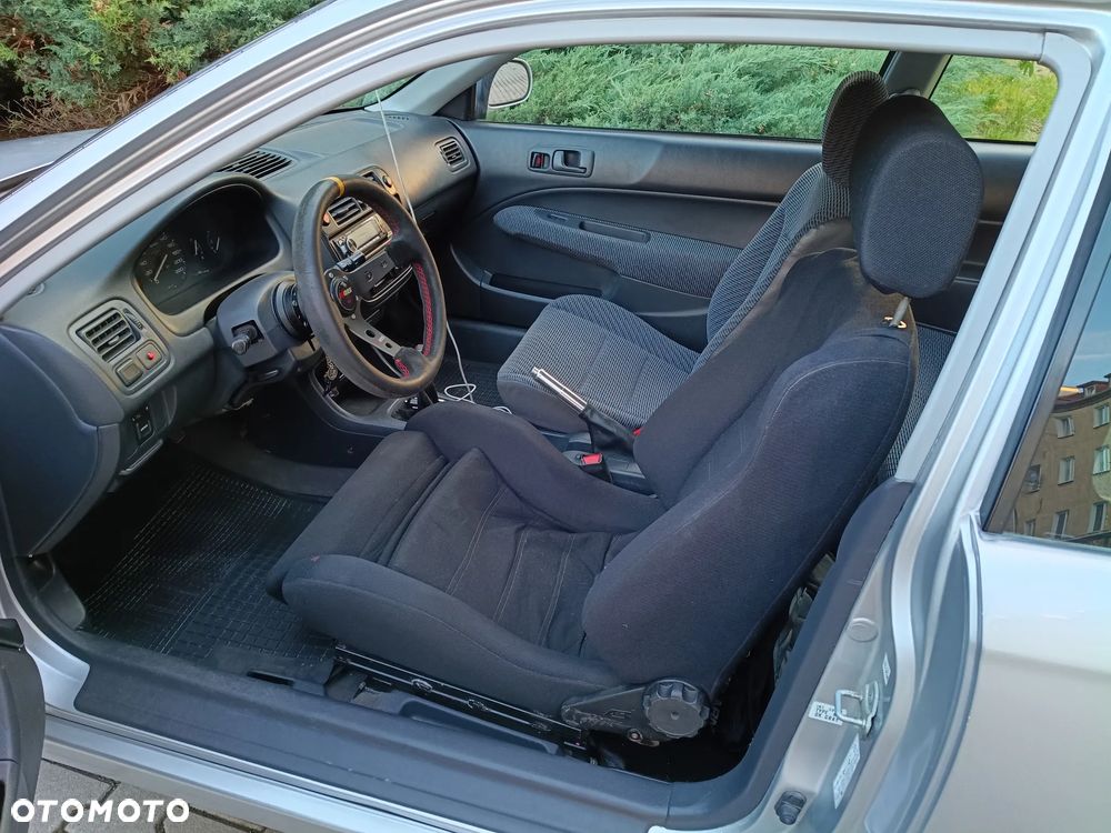 Honda Civic 1.6 ESi - 9