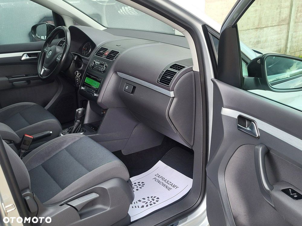 Volkswagen Touran - 15