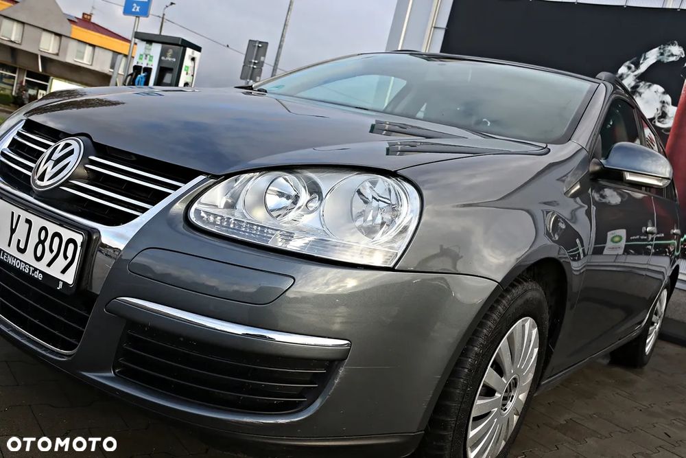 Volkswagen Golf - 1