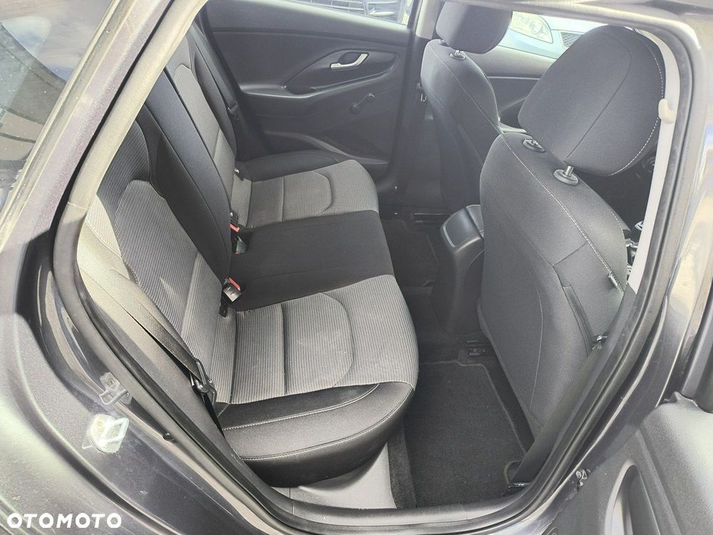 Hyundai i30 1.4 Comfort - 14