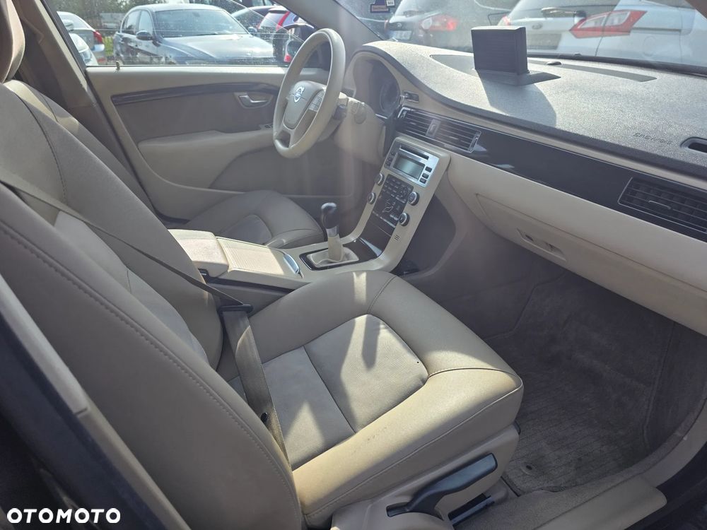 Volvo V70 2.0D Momentum - 34