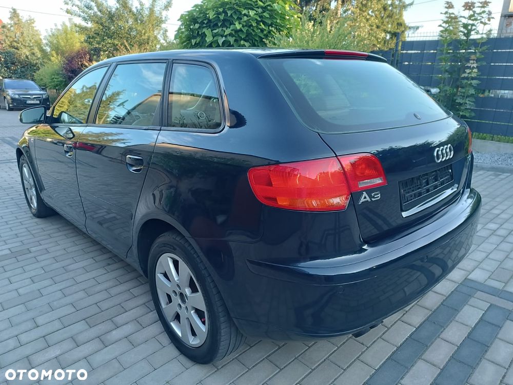 Audi A3 Sportback 1.9 TDI S line Sportpaket plus - 4