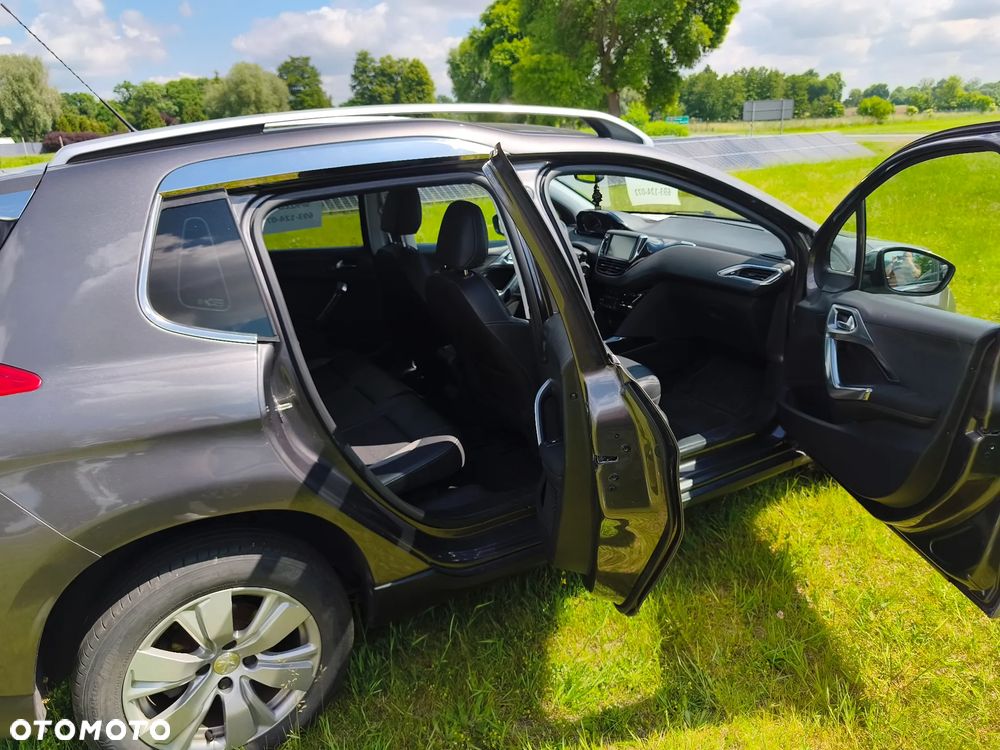 Peugeot 2008 1.6 BlueHDi Allure S&S - 12
