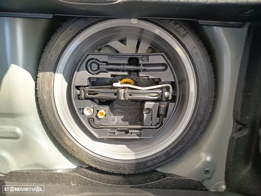 Peugeot 208 GTI 200 THP - 12