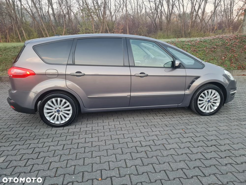 Ford S-Max - 13