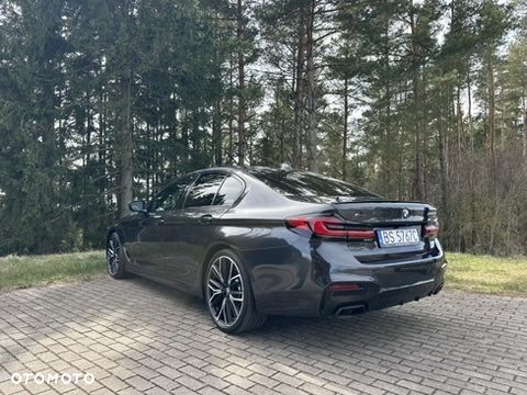 BMW Seria 5 M550i xDrive sport - 13