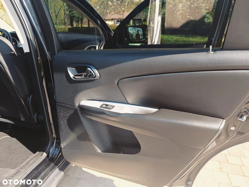 Dodge Journey - 8