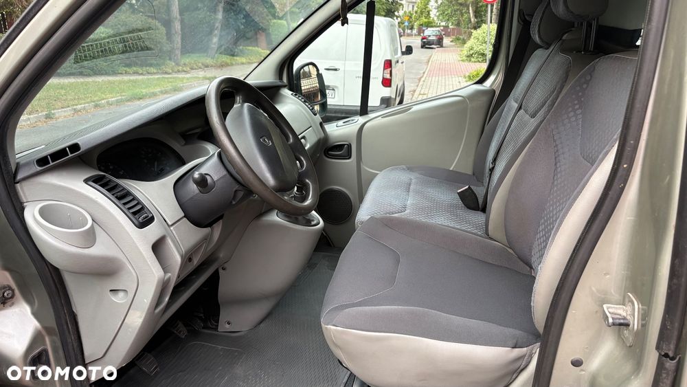 Renault TRAFIC - 12