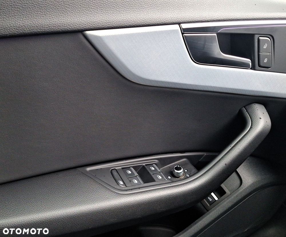 Audi A4 Limousine - 11