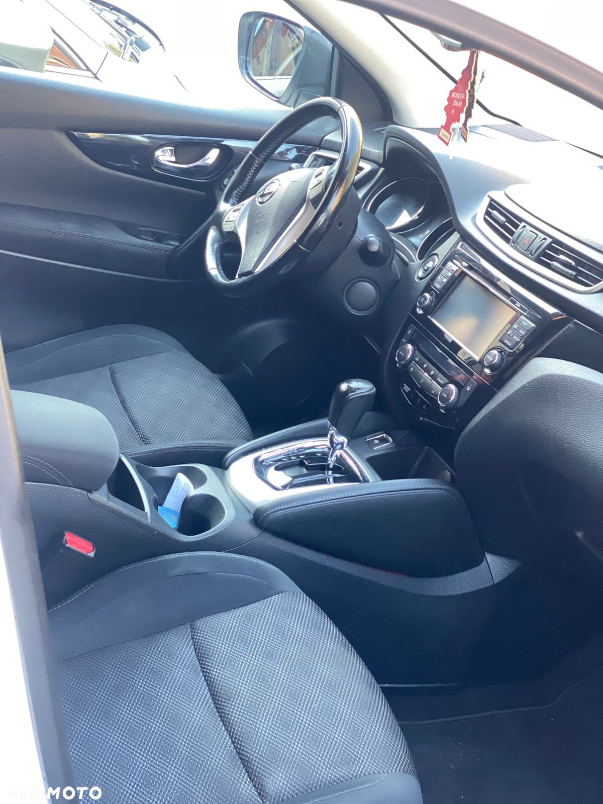 Nissan Qashqai 1.6 dCi Xtronic TEKNA - 4