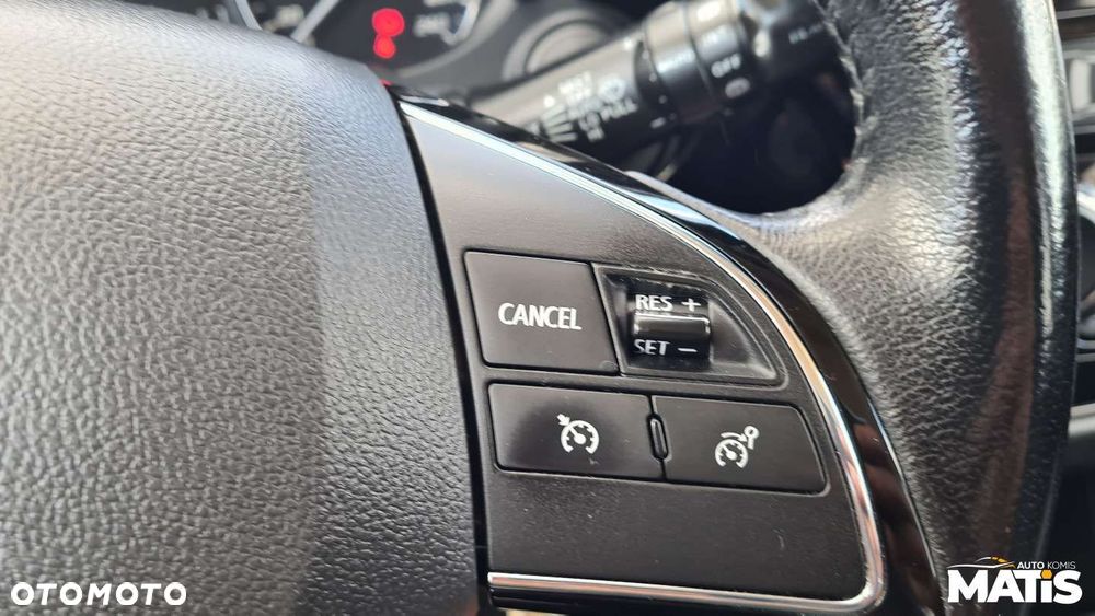 Mitsubishi Outlander - 38