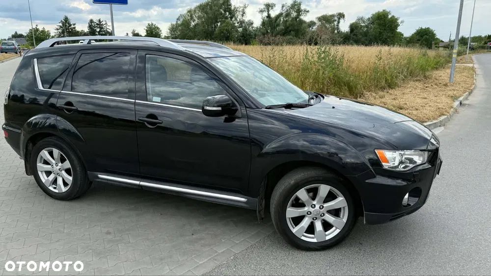 Mitsubishi Outlander - 1