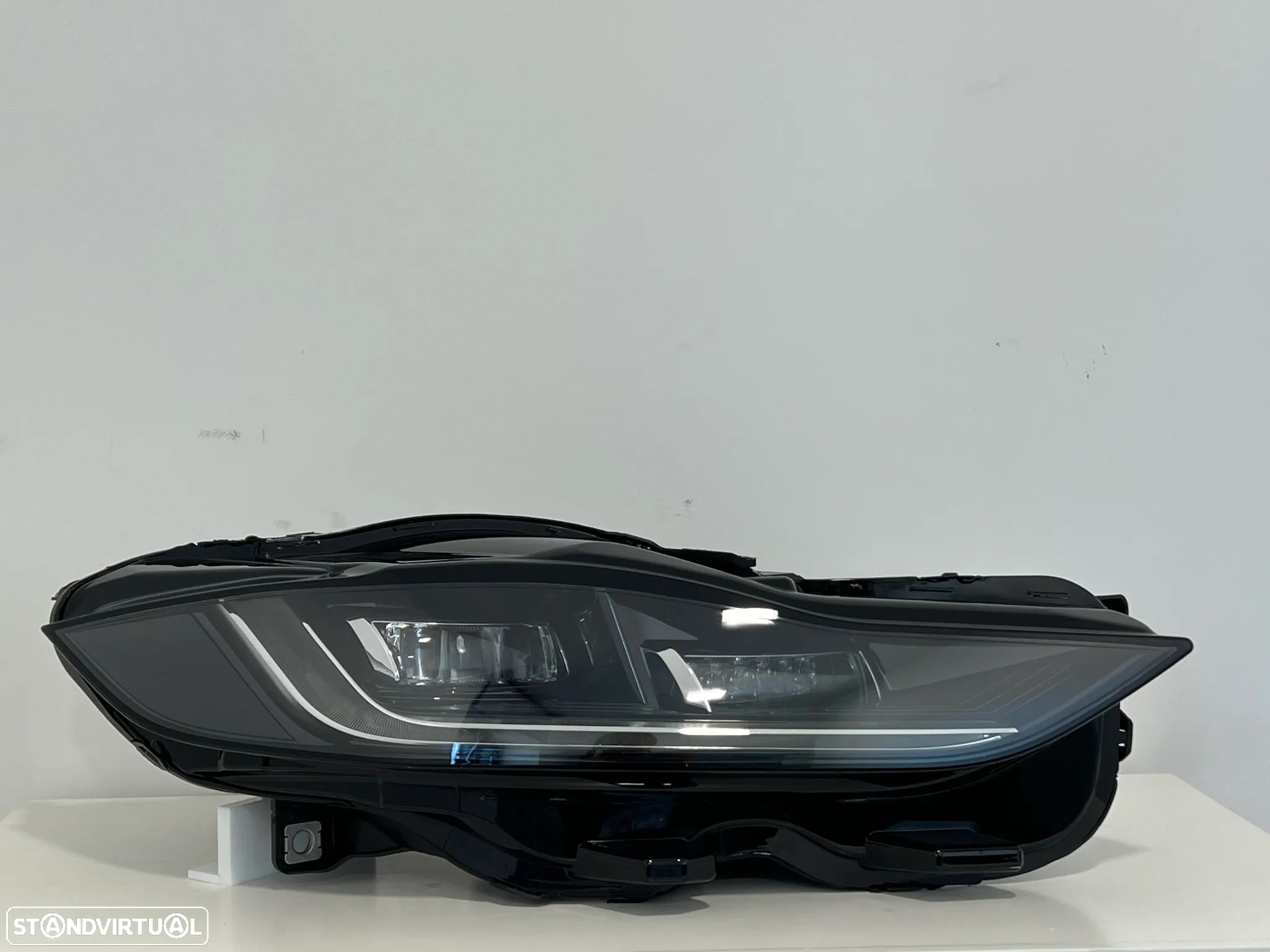Farol Otica Jaguar XE Full LED Original Direito - 1